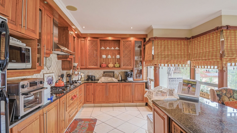 5 Bedroom Property for Sale in Birdwood Estate North West